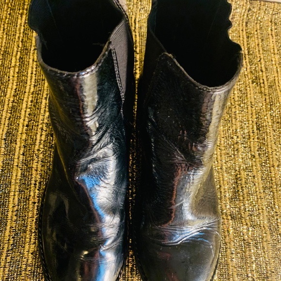 Kendall and Kylie black patent leather silver chain lug sole Porter Bootie sz7.5 - Picture 2 of 4